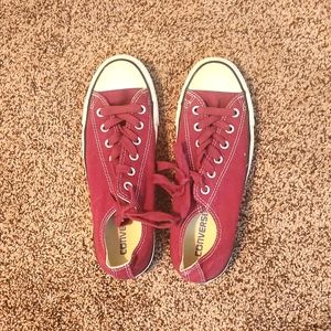 Unisex Converse Maroon Lowtops (Men 7, Women's 9)